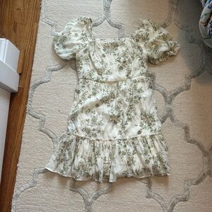 Blu Pepper Cream and Green Textured Fabric